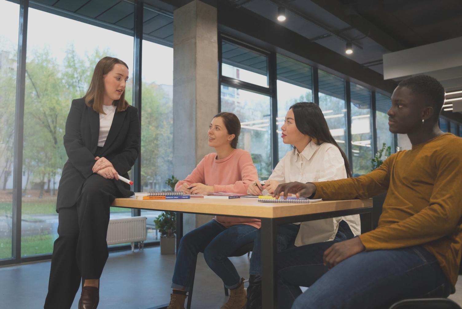 Sesión educativa sobre planificación financiera personal